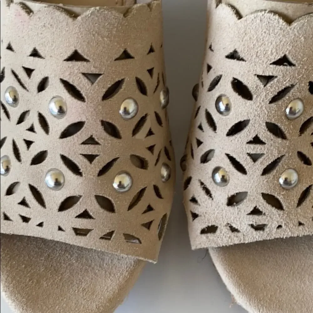 Marc Fisher Hata Beige Suede Studded Espadrille Wedge Sandals Size 9 / 9.5 NIB